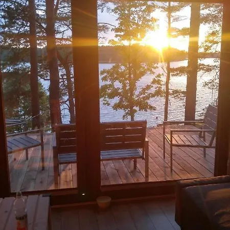 Zakatek Wdzydze Nad Samym Jeziorem - Pierwsza Linia * Borsk