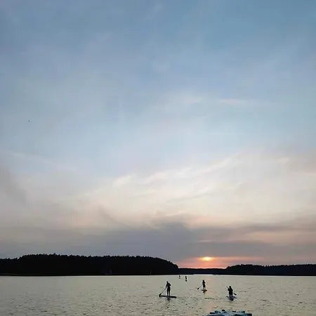 Zakatek Wdzydze Nad Samym Jeziorem - Pierwsza Linia בורסק