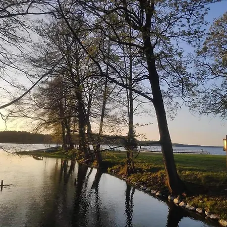 Casa de Férias Zakatek Wdzydze Nad Samym Jeziorem - Pierwsza Linia