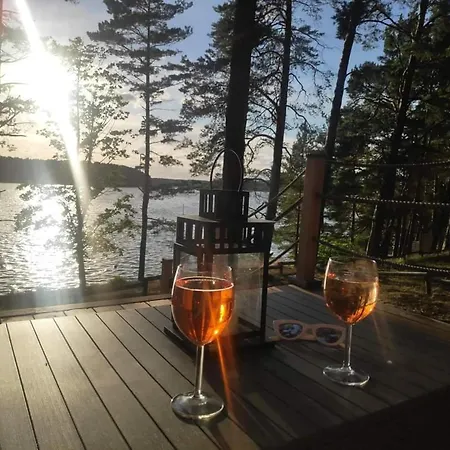 Casa de Férias Zakatek Wdzydze Nad Samym Jeziorem - Pierwsza Linia Borsk