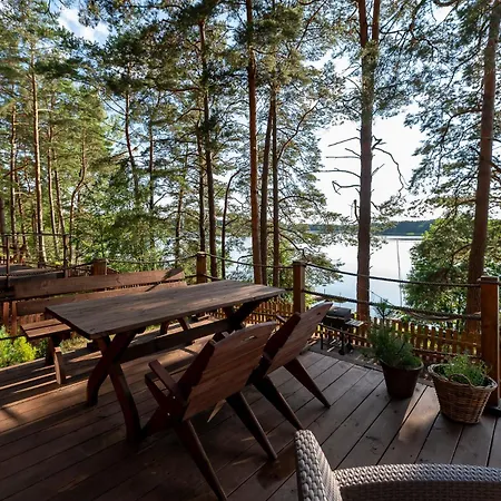 Ferienhaus Zakatek Wdzydze Nad Samym Jeziorem - Pierwsza Linia Borsk