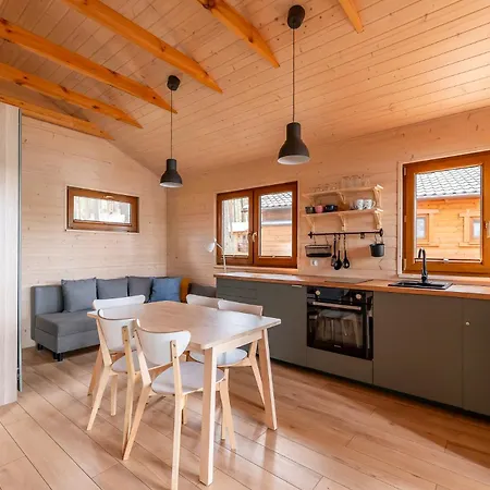 Zakatek Wdzydze Nad Samym Jeziorem - Pierwsza Linia * Borsk