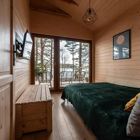 Zakatek Wdzydze Nad Samym Jeziorem - Pierwsza Linia *