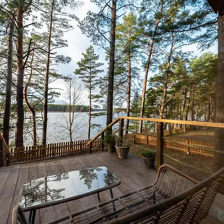 Zakatek Wdzydze Nad Samym Jeziorem - Pierwsza Linia * Borsk